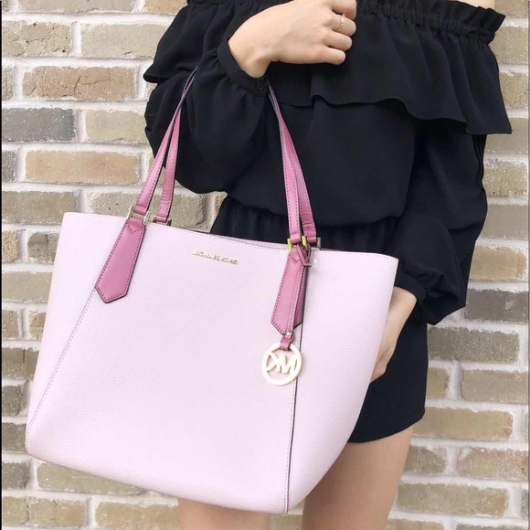Gaby’sBags👜💕- NWT Michael Kors Large Tote Pink - Picture 2 of 4
